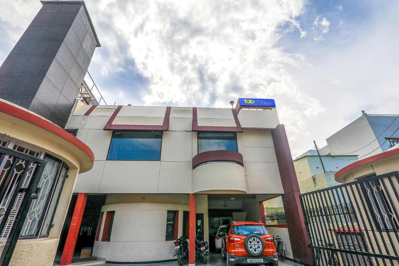 Hotel Executive Hasanganj エクステリア 写真