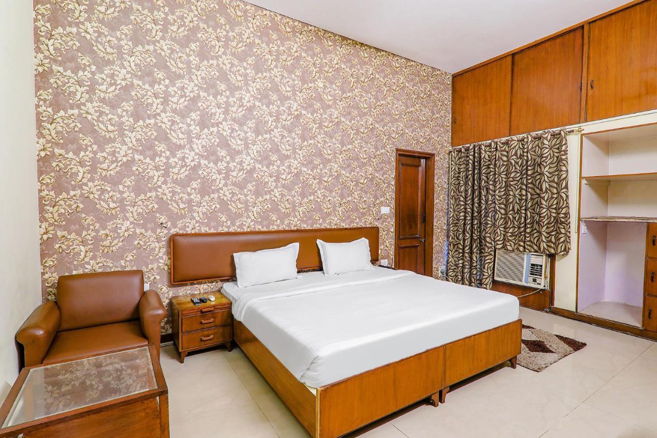 Hotel Executive Hasanganj エクステリア 写真