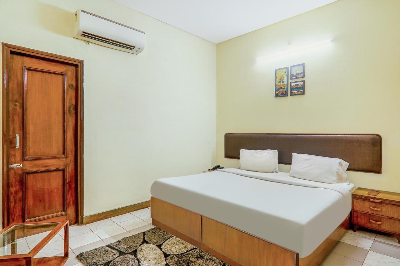 Hotel Executive Hasanganj エクステリア 写真