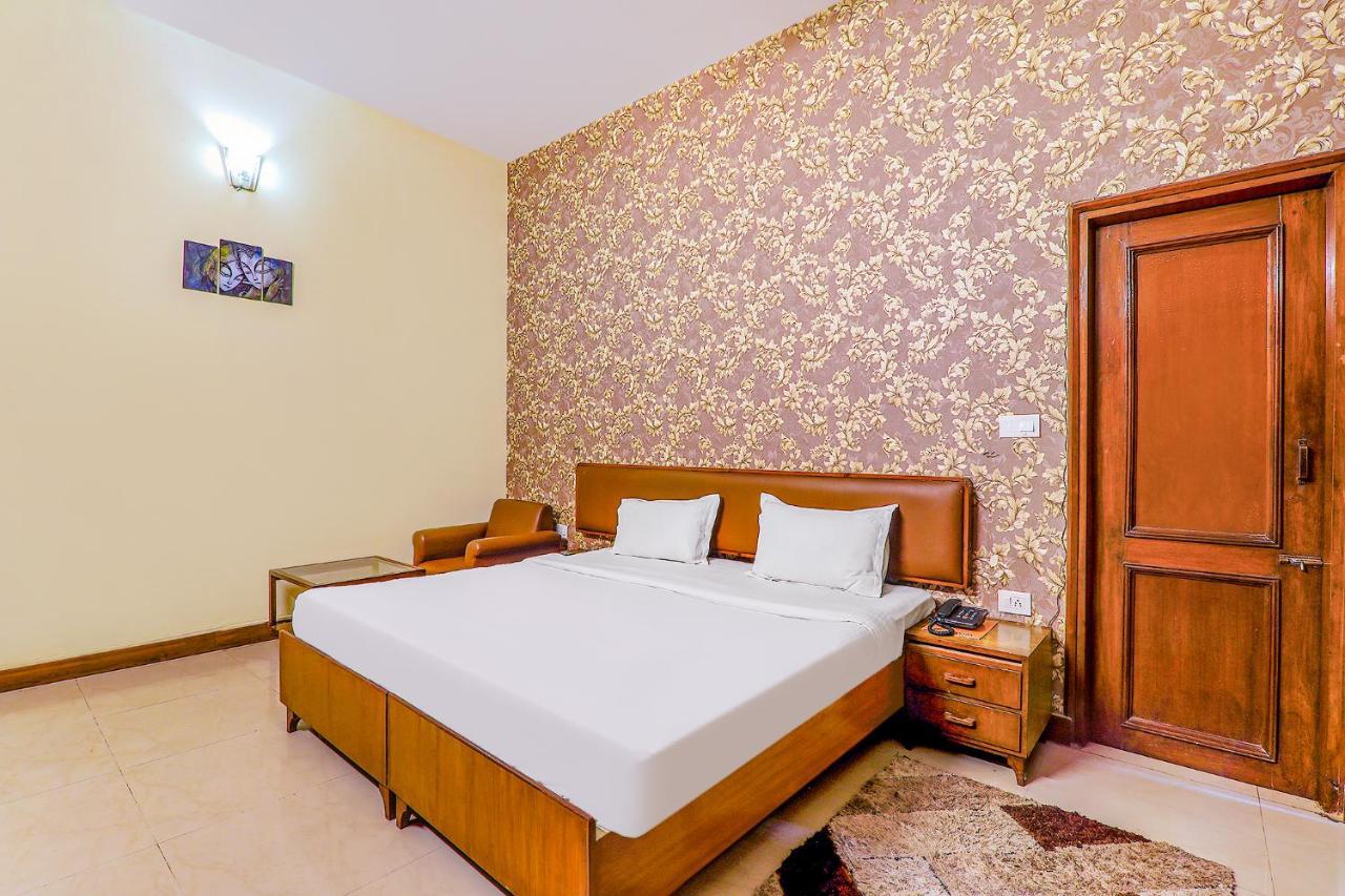 Hotel Executive Hasanganj エクステリア 写真