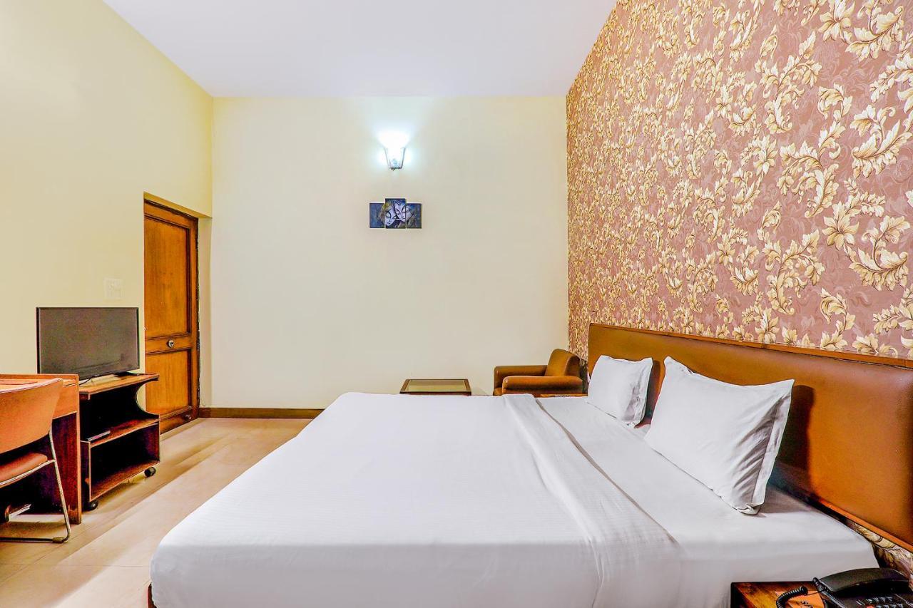 Hotel Executive Hasanganj エクステリア 写真
