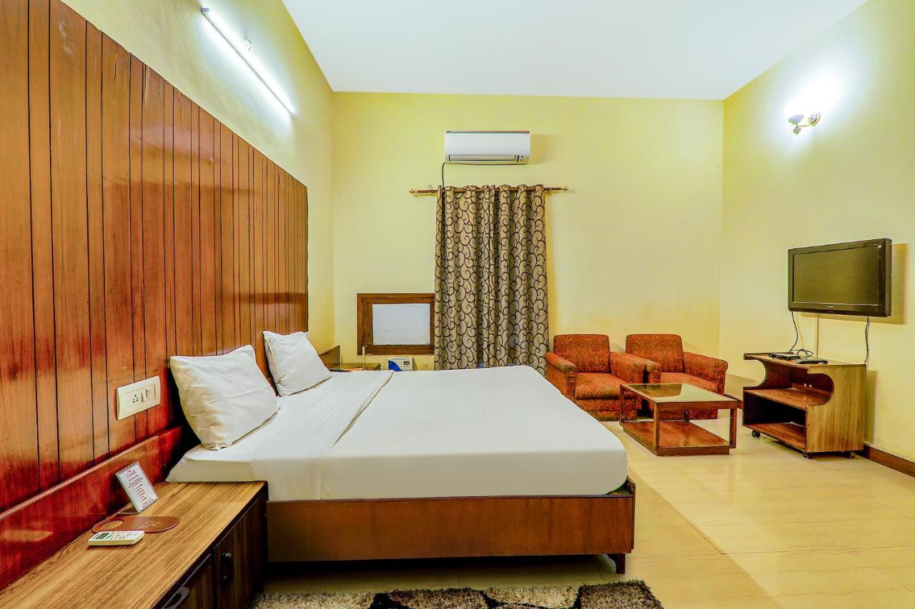 Hotel Executive Hasanganj エクステリア 写真