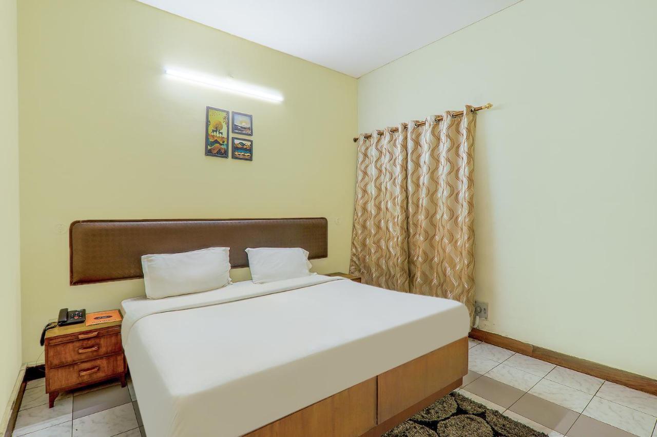 Hotel Executive Hasanganj エクステリア 写真