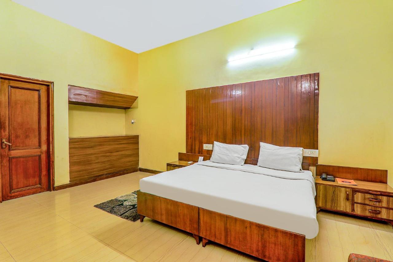 Hotel Executive Hasanganj エクステリア 写真