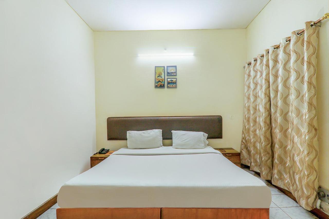 Hotel Executive Hasanganj エクステリア 写真